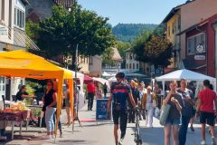 Gassenmarkt-Besucher-03-scaled